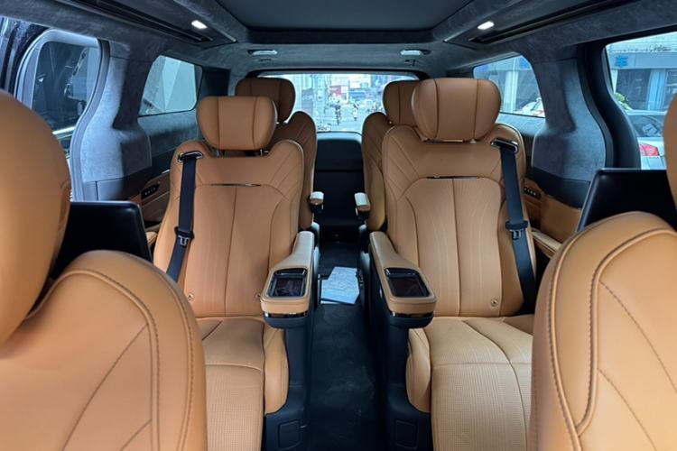 Used Geely Galaxy LEVC L380 2024 140-Degree 6-Seater All-Wheel-Drive Ultra Interior 11