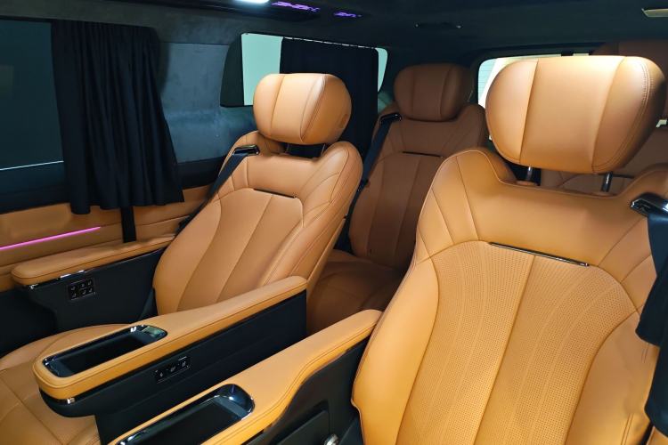Used Geely Galaxy LEVC L380 2024 140-Degree 6-Seater All-Wheel-Drive Ultra Interior 13