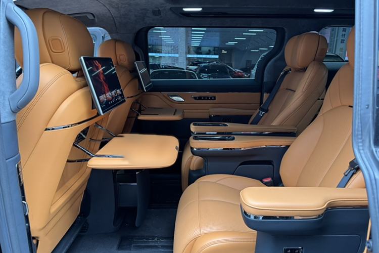 Used Geely Galaxy LEVC L380 2024 140-Degree 6-Seater All-Wheel-Drive Ultra Interior 15