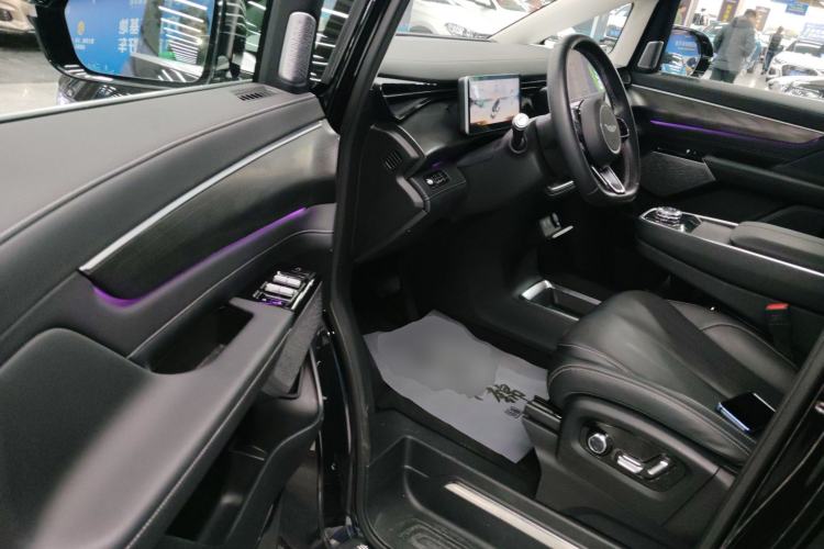 Used Geely Galaxy LEVC L380 2024 100 kWh 6-Seater Two-Wheel Drive Air Interior 3