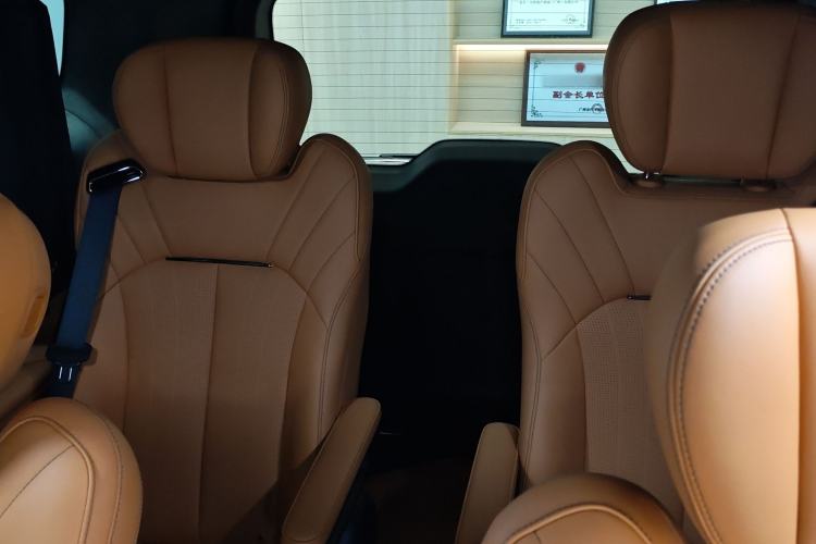 Used Geely Galaxy LEVC L380 2024 140-Degree 6-Seater All-Wheel-Drive Ultra Interior 4