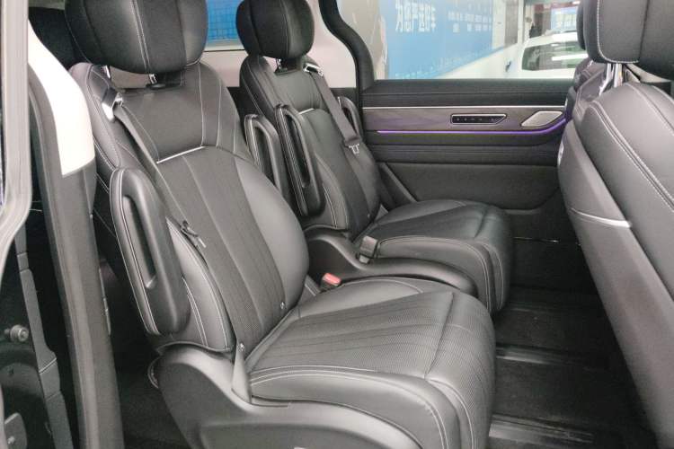 Used Geely Galaxy LEVC L380 2024 100 kWh 6-Seater Two-Wheel Drive Air Interior 4