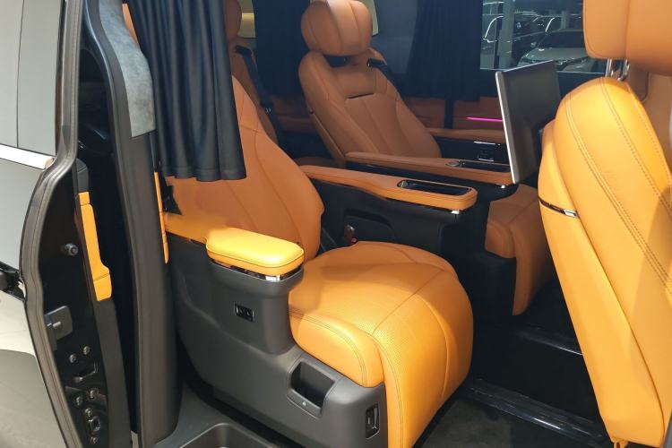 Used Geely Galaxy LEVC L380 2024 140-Degree 6-Seater All-Wheel-Drive Ultra Interior 7