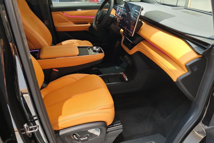 Used Geely Galaxy LEVC L380 2024 140-Degree 6-Seater All-Wheel-Drive Ultra Right Front Seat