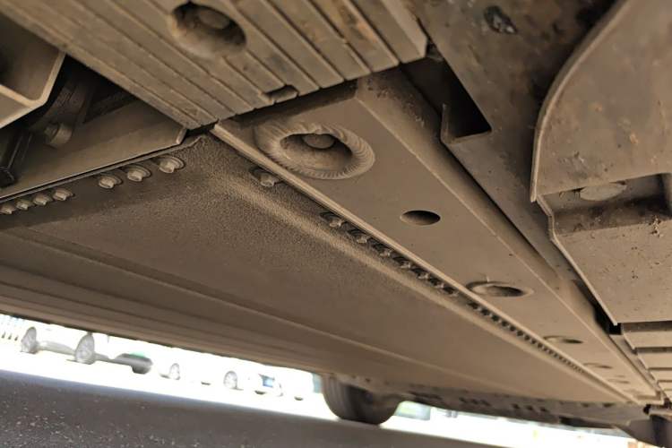 Used Geely Galaxy LEVC L380 2024 140-Degree 6-Seater All-Wheel-Drive Ultra Chassis Front Right