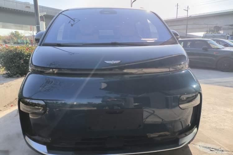 Used Geely Galaxy LEVC L380 2024 140-Degree 6-Seater All-Wheel-Drive Ultra Exterior 1