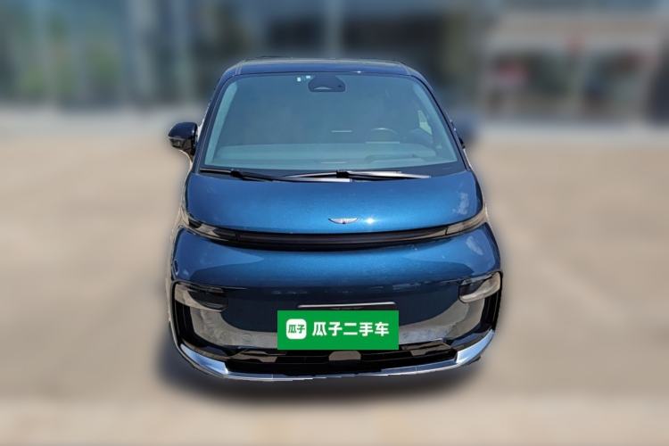 Used Geely Galaxy LEVC L380 2024 140-Degree 6-Seater All-Wheel-Drive Ultra Front
