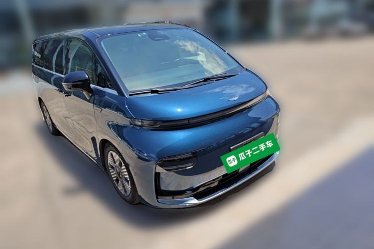 Used Geely Galaxy LEVC L380 2024 140-Degree 6-Seater All-Wheel-Drive Ultra Front Right 45 Deg