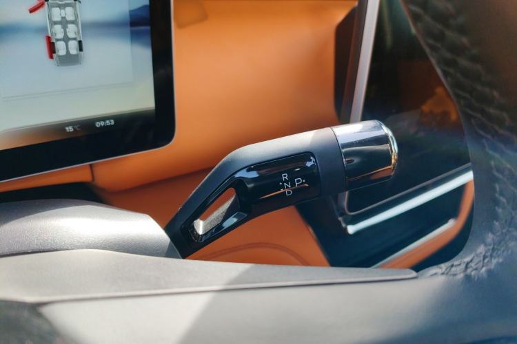 Used Geely Galaxy LEVC L380 2024 140-Degree 6-Seater All-Wheel-Drive Ultra Gear Lever