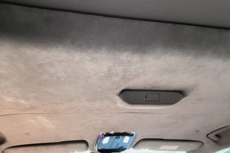 Used Geely Galaxy LEVC L380 2024 140-Degree 6-Seater All-Wheel-Drive Ultra Headliner