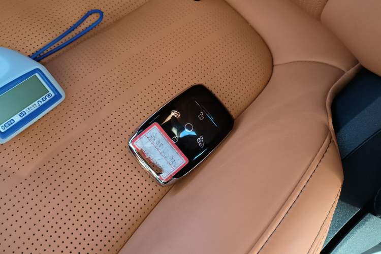 Used Geely Galaxy LEVC L380 2024 140-Degree 6-Seater All-Wheel-Drive Ultra Interior 1