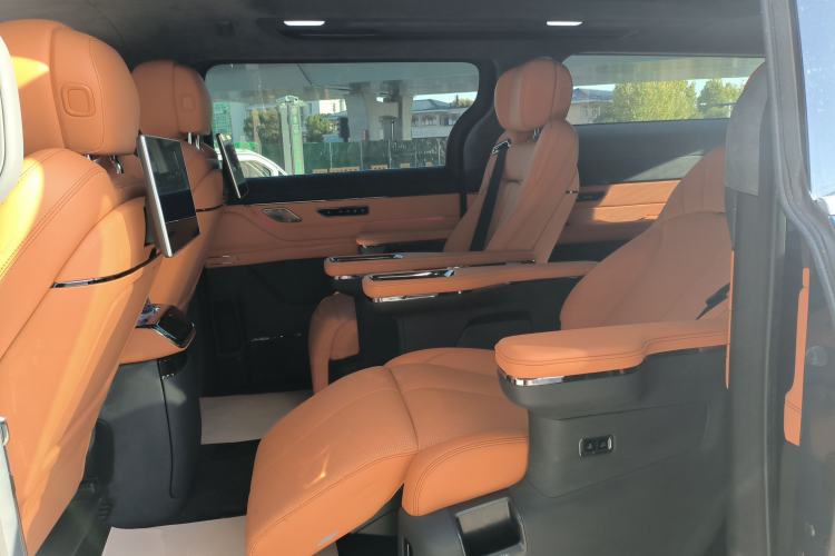 Used Geely Galaxy LEVC L380 2024 140-Degree 6-Seater All-Wheel-Drive Ultra Interior 4