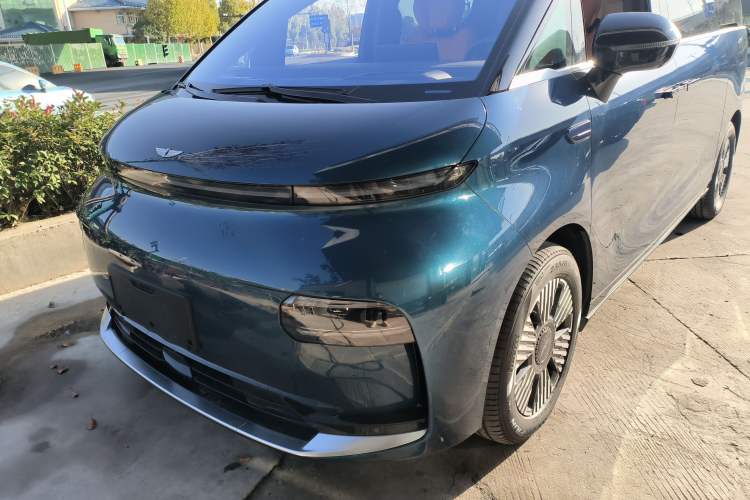 Used Geely Galaxy LEVC L380 2024 140-Degree 6-Seater All-Wheel-Drive Ultra Left Front Headlight