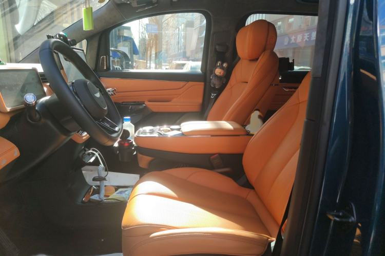 Used Geely Galaxy LEVC L380 2024 140-Degree 8-Seater Four-Wheel Drive Max Left Front Seat