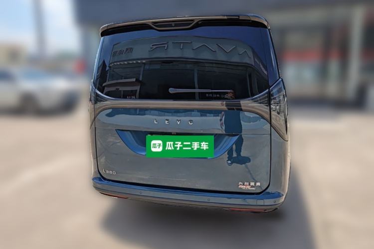 Used Geely Galaxy LEVC L380 2024 140-Degree 6-Seater All-Wheel-Drive Ultra Rear