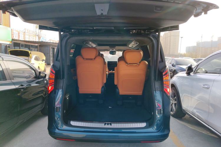 Used Geely Galaxy LEVC L380 2024 140-Degree 6-Seater All-Wheel-Drive Ultra Trunk