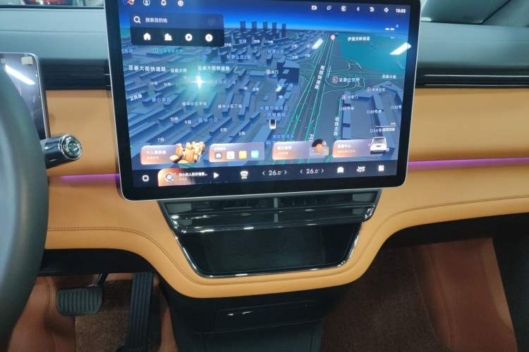 Used Geely Galaxy LEVC L380 2024 140-Degree 6-Seater All-Wheel-Drive Ultra Audio And AC Panel