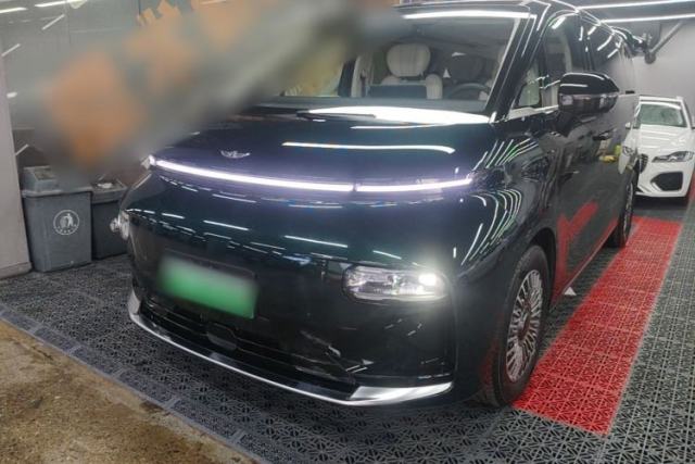 Used Geely Galaxy LEVC L380 2024 140-Degree 6-Seater All-Wheel-Drive Ultra