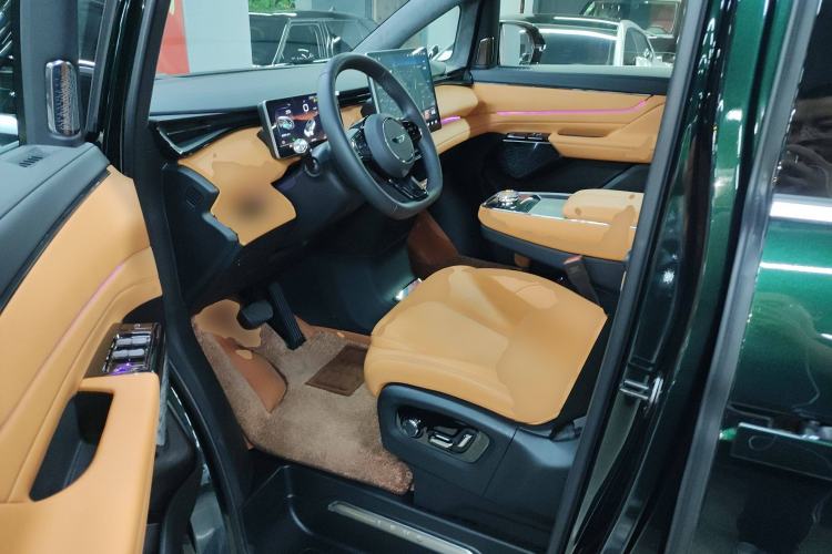 Used Geely Galaxy LEVC L380 2024 140-Degree 6-Seater All-Wheel-Drive Ultra Driver Seat