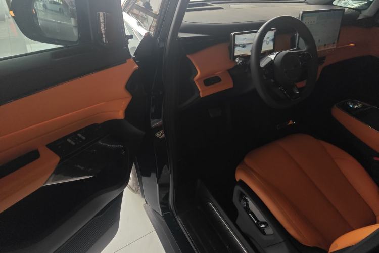 Used Geely Galaxy LEVC L380 2024 140-Degree 6-Seater All-Wheel-Drive Ultra Driver Seat