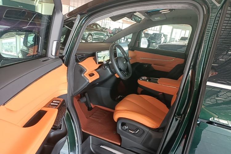 Used Geely Galaxy LEVC L380 2024 140-Degree 6-Seater All-Wheel-Drive Ultra Driver Seat