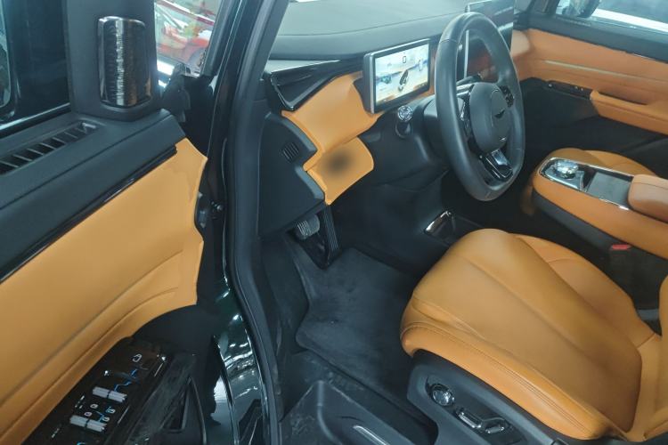 Used Geely Galaxy LEVC L380 2024 116 Degrees 6 Seats Two-Wheel Drive Pro Driver Seat