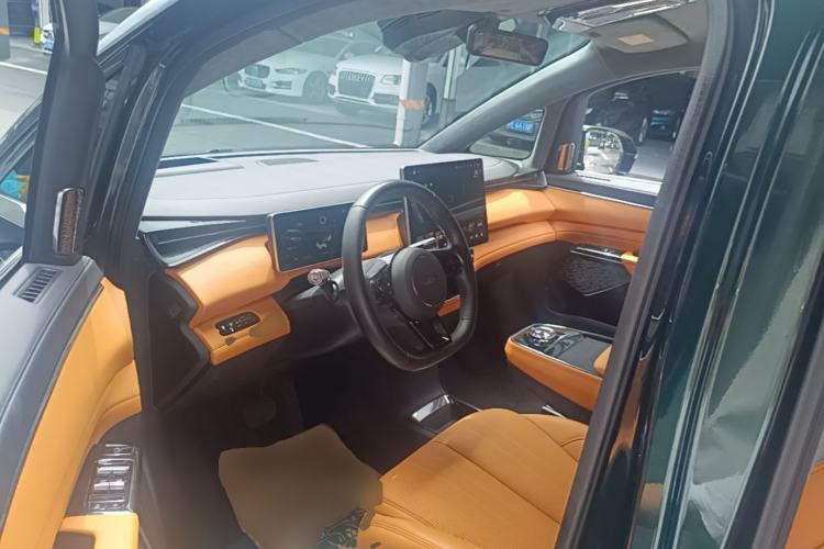 Used Geely Galaxy LEVC L380 2024 140-Degree 6-Seater All-Wheel-Drive Ultra Driver Seat