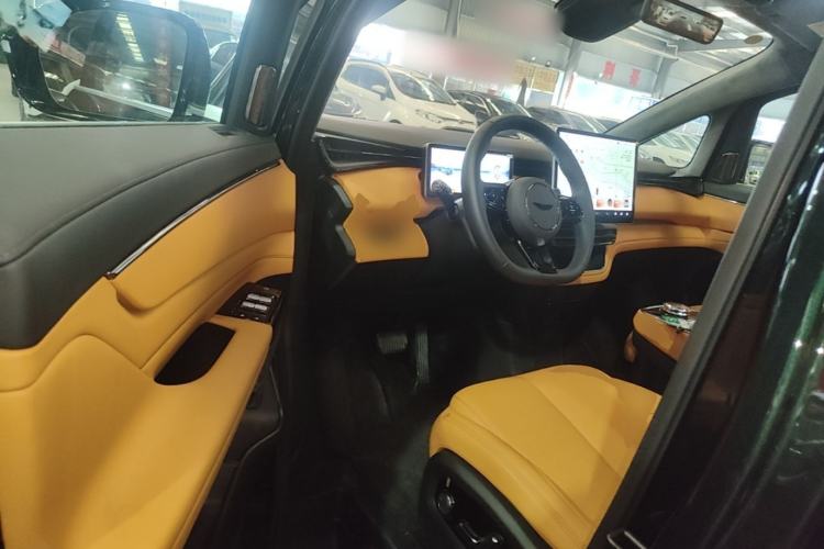 Used Geely Galaxy LEVC L380 2024 140-Degree 6-Seater All-Wheel-Drive Ultra Driver Seat
