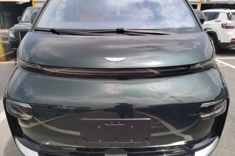 Used Geely Galaxy LEVC L380 2024 140-Degree 6-Seater All-Wheel-Drive Ultra Engine Bay