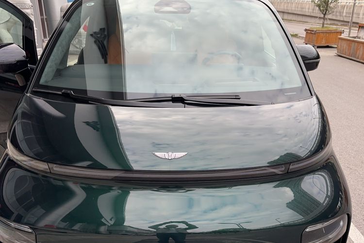 Used Geely Galaxy LEVC L380 2024 140-Degree 6-Seater All-Wheel-Drive Ultra Engine Bay