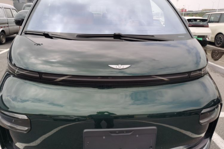 Used Geely Galaxy LEVC L380 2024 140-Degree 6-Seater All-Wheel-Drive Ultra Engine Bay