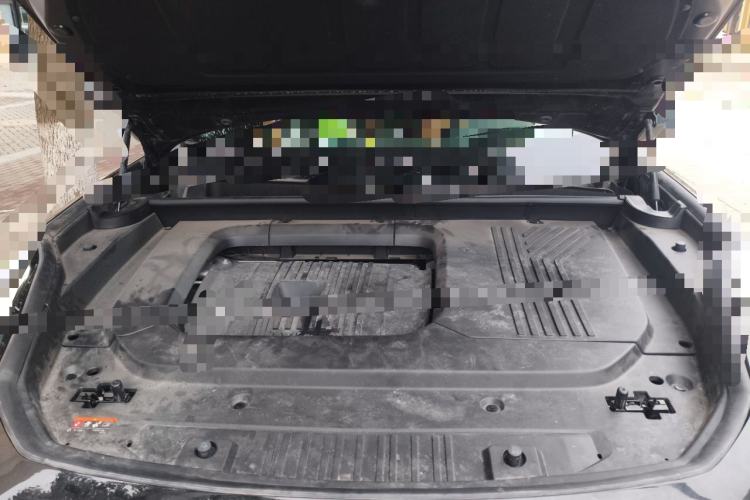 Used Geely Galaxy LEVC L380 2024 140-Degree 6-Seater All-Wheel-Drive Ultra Engine Bay