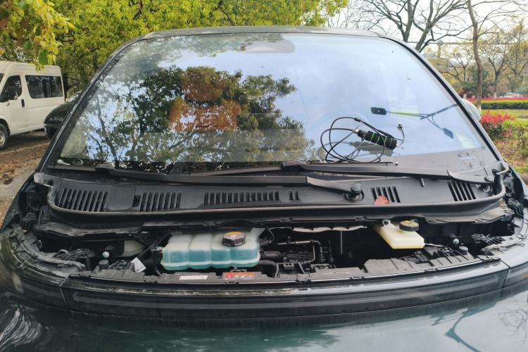 Used Geely Galaxy LEVC L380 2024 140-Degree 6-Seater All-Wheel-Drive Ultra Engine Bay