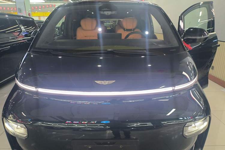 Used Geely Galaxy LEVC L380 2024 140-Degree 6-Seater All-Wheel-Drive Ultra Engine Bay