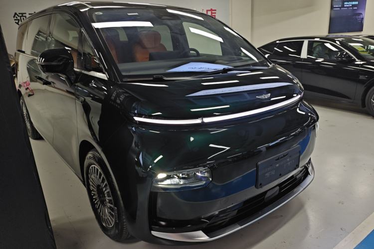 Used Geely Galaxy LEVC L380 2024 140-Degree 6-Seater All-Wheel-Drive Ultra Exterior 1