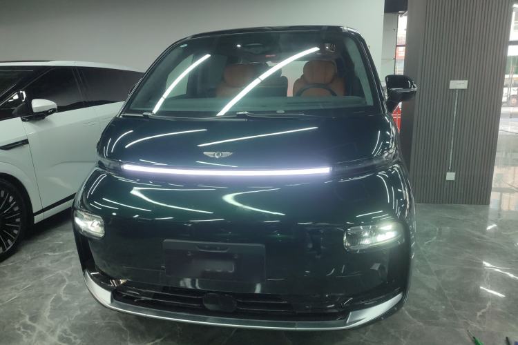 Used Geely Galaxy LEVC L380 2024 140-Degree 6-Seater All-Wheel-Drive Ultra Exterior 1