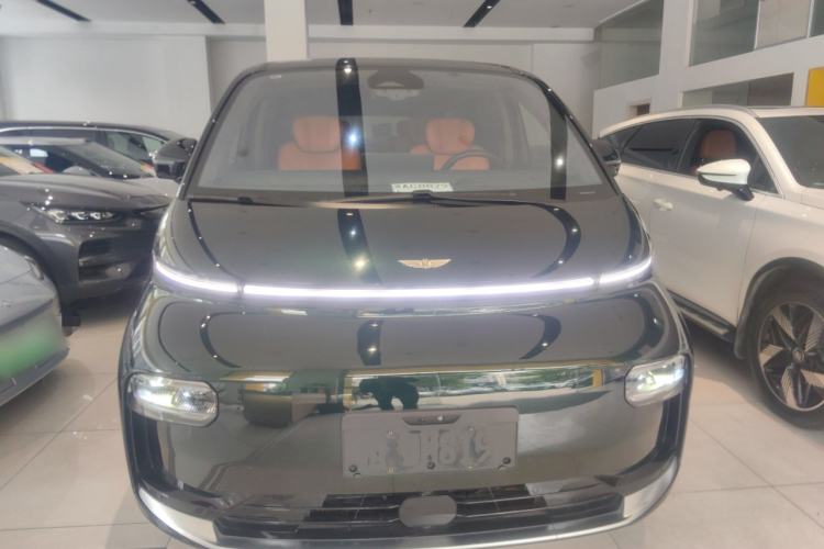 Used Geely Galaxy LEVC L380 2024 140-Degree 6-Seater All-Wheel-Drive Ultra Exterior 1