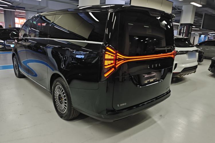 Used Geely Galaxy LEVC L380 2024 140-Degree 6-Seater All-Wheel-Drive Ultra Exterior 2