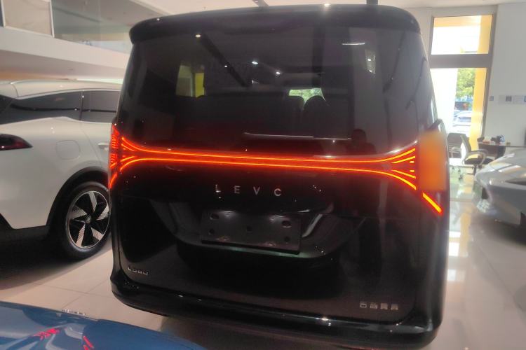 Used Geely Galaxy LEVC L380 2024 140-Degree 6-Seater All-Wheel-Drive Ultra Exterior 4