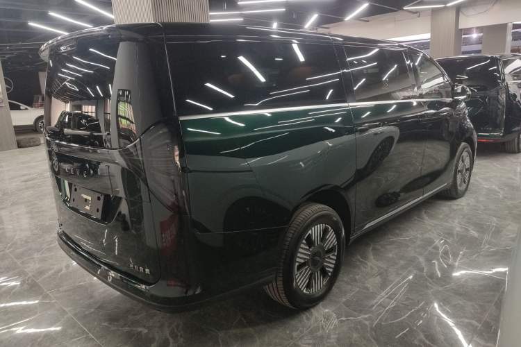 Used Geely Galaxy LEVC L380 2024 140-Degree 6-Seater All-Wheel-Drive Ultra Exterior 5