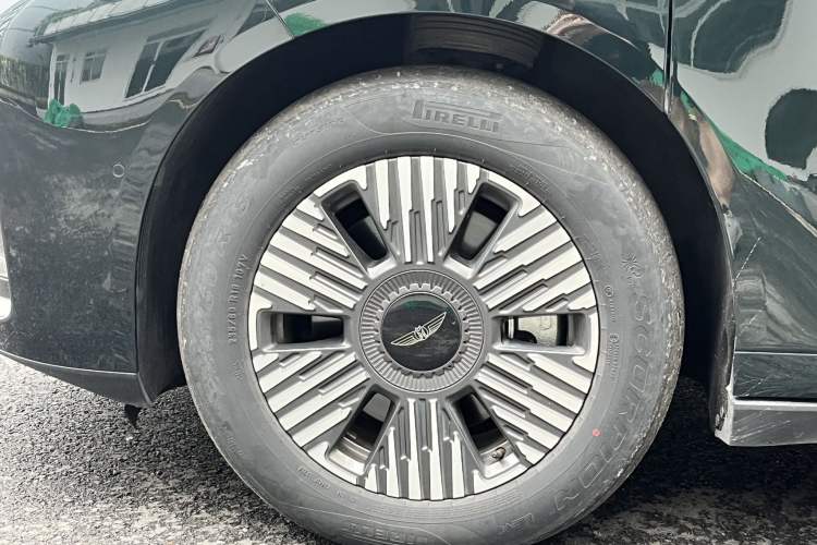 Used Geely Galaxy LEVC L380 2024 140-Degree 6-Seater All-Wheel-Drive Ultra Exterior 6