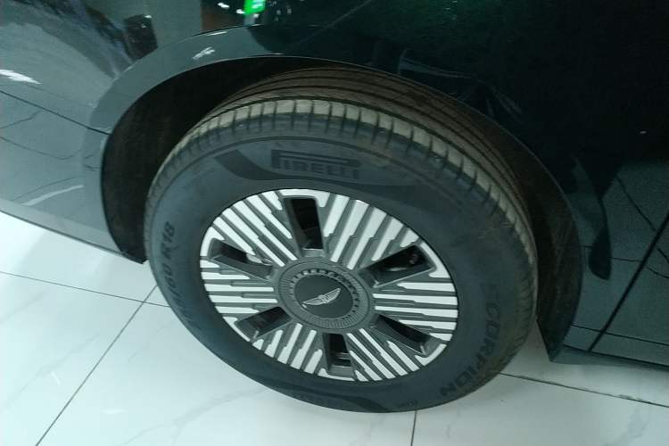 Used Geely Galaxy LEVC L380 2024 100 kWh 6-Seater Two-Wheel Drive Air Exterior 8