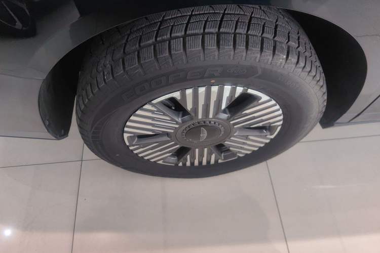 Used Geely Galaxy LEVC L380 2024 140-Degree 6-Seater All-Wheel-Drive Ultra Exterior 8