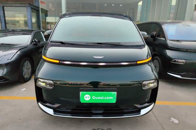 Used Geely Galaxy LEVC L380 2024 140-Degree 6-Seater All-Wheel-Drive Ultra Front