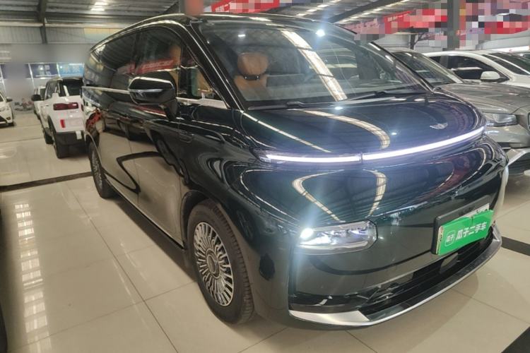 Used Geely Galaxy LEVC L380 2024 140-Degree 6-Seater All-Wheel-Drive Ultra Front Right 45 Deg