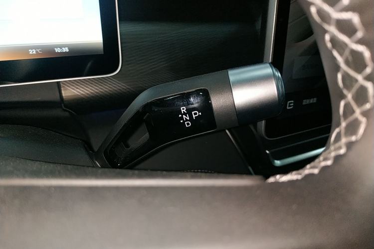 Used Geely Galaxy LEVC L380 2024 100 kWh 6-Seater Two-Wheel Drive Air Gear Lever