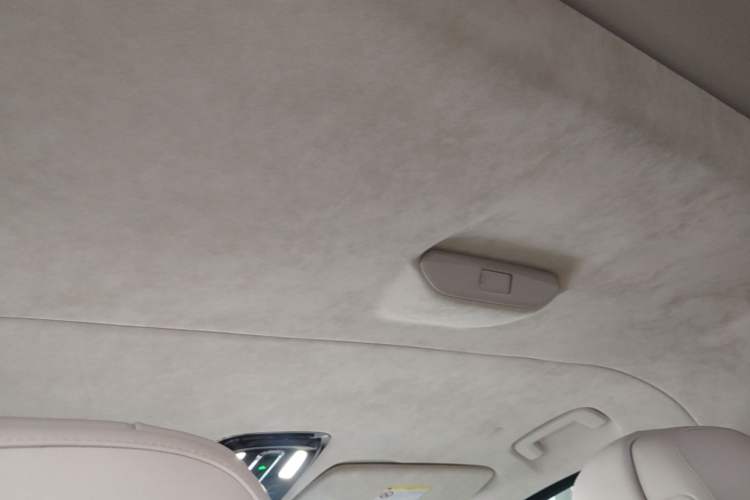 Used Geely Galaxy LEVC L380 2024 140-Degree 6-Seater All-Wheel-Drive Ultra Headliner