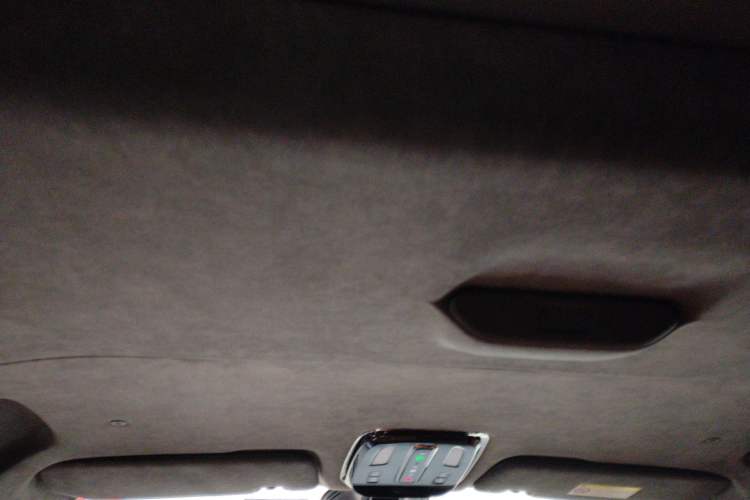 Used Geely Galaxy LEVC L380 2024 140-Degree 6-Seater All-Wheel-Drive Ultra Headliner