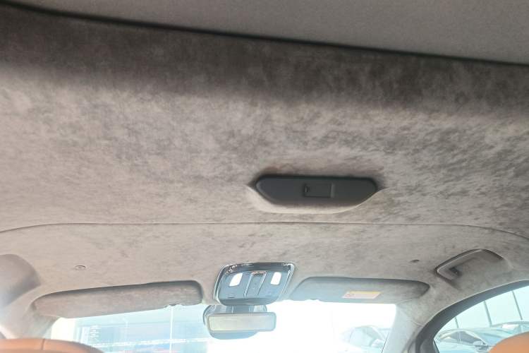 Used Geely Galaxy LEVC L380 2024 140-Degree 6-Seater All-Wheel-Drive Ultra Headliner