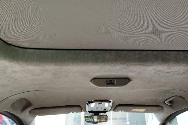 Used Geely Galaxy LEVC L380 2024 140-Degree 6-Seater All-Wheel-Drive Ultra Headliner